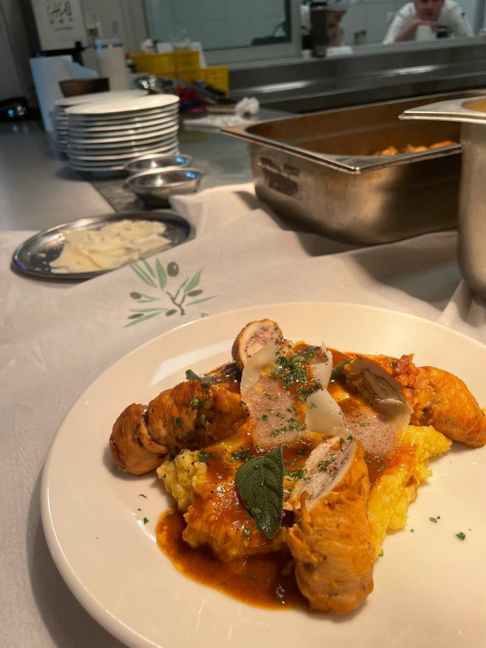 Student cuisine plating — La Table restaurant